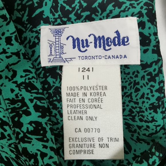 *Sold* Large vintage two piece top and skirt set, green and black vintage dress - Picture 6 of 6